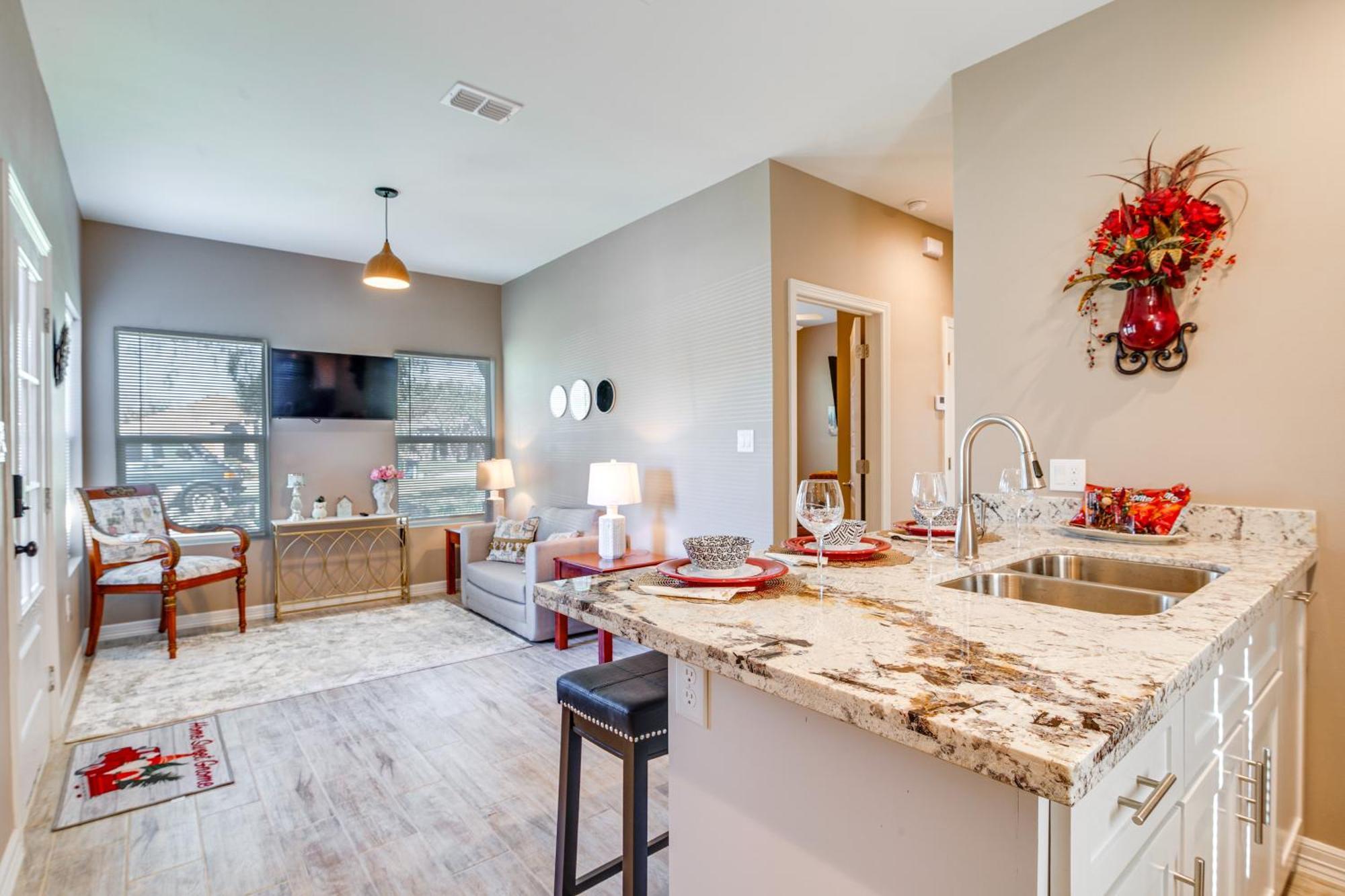 Pet-Friendly Brownsville Apartment With Yard! Exterior photo