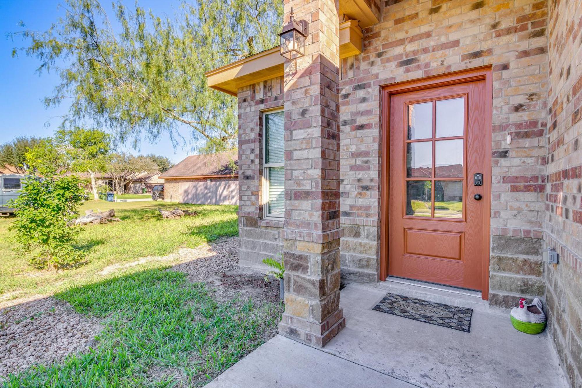 Pet-Friendly Brownsville Apartment With Yard! Exterior photo